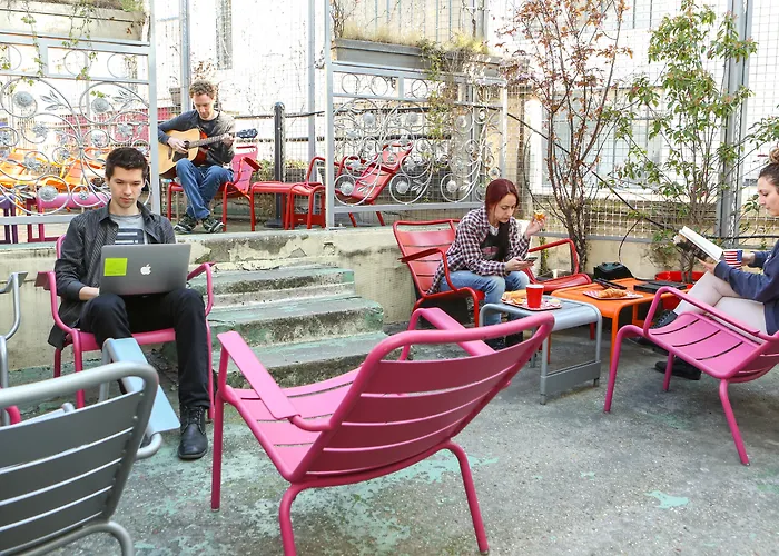 Le Village Montmartre Parijs